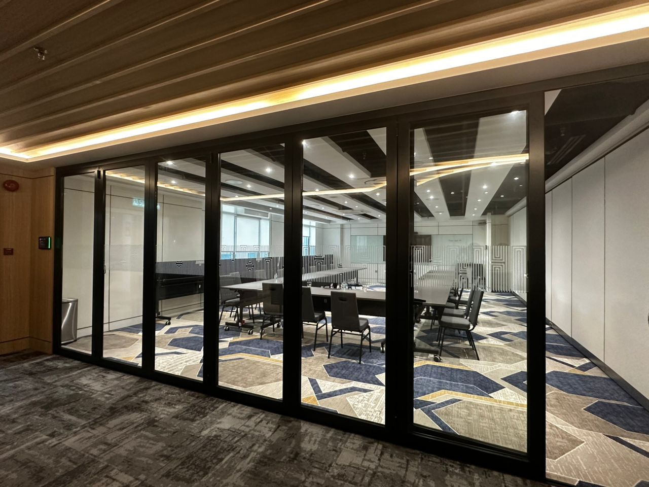 Full Glass Aluminium Frame Multiple Folding Door System